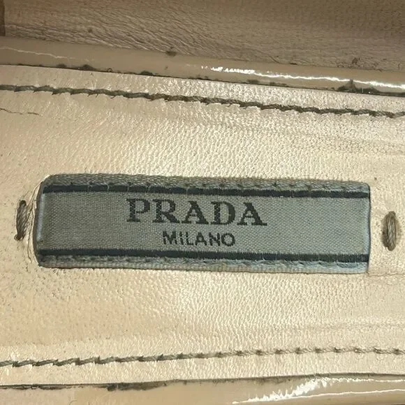 Prada Beige Black Leather Ballet Flats Slip On Size 39.5 Bow Accent Cap Toe